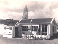 Jim and Pauline Yearbury's Colonial Gallery and the lamp post.